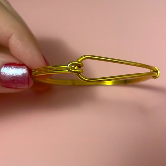 ✨ Gold-tone Bangle Bracelet (not real gold) ✨ - Picture 2 of 5